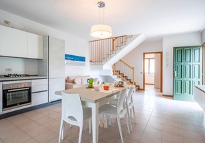 3 bedroom awesome home in Albarella RO