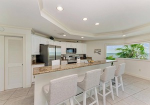 3 Bedroom-Beachfront Condo with Most Amazing Sunset Views of the Gulf