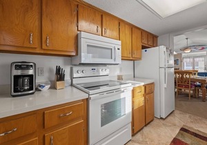 3 Bedroom Cottage with a short walk to the Beach