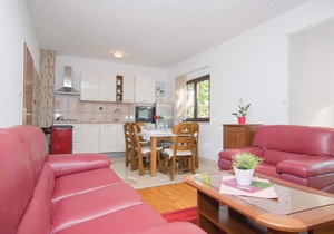 3 bedroom cozy home in Donji Prolozac