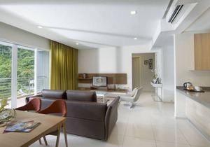 3 Bedroom Lakeview Premier Suite #10