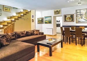 3 bedroom nice home in Zmijavci