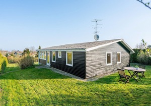 3 bedroom pet friendly home in Bogense