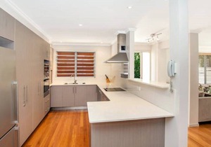 3 bedroom townhouse close to town
