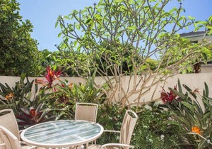 3 bedroom townhouse close to town