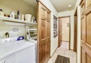 3 bedrooms in Frisco, sleeps 10! Private hot tub!