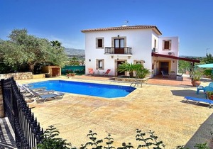 3 Bedrooms Villa Close To The Sea Prodromi