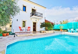 3 Bedrooms Villa Close To The Sea Prodromi