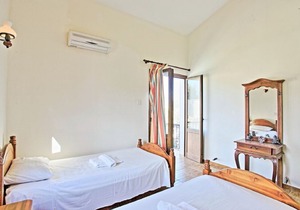 3 Bedrooms Villa Close To The Sea Prodromi