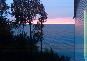 3 BR condo on Lake Erie sleeps 6. Indoor Pool!! Booking now for Fall!!