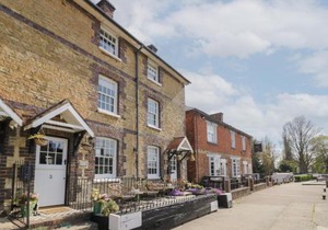 3 Canalside Cottages