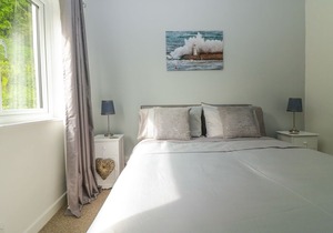 3 Dolphin Court, BRIXHAM