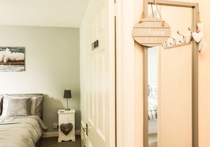 3 Dolphin Court, BRIXHAM
