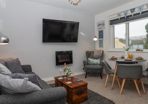 3 Dolphin Court