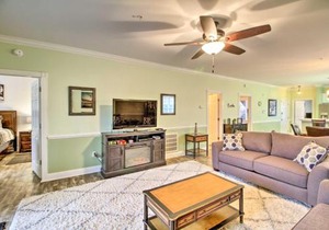 3 Mi to Ocean Myrtle Beach Condo with Pool Access!
