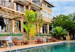 3 minutes from the Airport - 2 BR/1 Bathroom