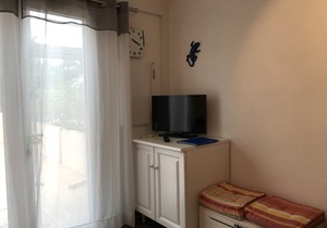 3 mn walk from the beach, T2 Duplex with terrace, private residence, swimming pool