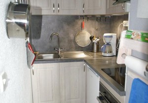 3 pièces au pied des pistes avec balcon - 2 chambres, parking, appareil à raclette - FR-1-557-5
