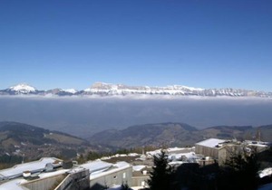 3 pièces au pied des pistes avec balcon, cuisine équipée et casier à skis - FR-1-557-23
