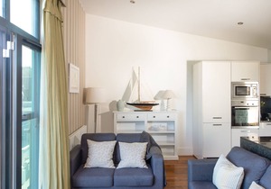 3 Porthminster Mews - an apartment that sleeps 4 guests in 2 bedrooms