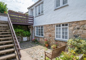 3 Redfern Court