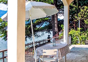 3-room apartment with separate kitchen and balcony right on the beach