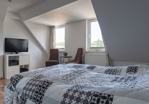 3-room apartment in the house Godewind in Binz, beach chair incl. May-Sept.