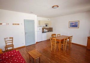3-Room Apt, 6 Pers, Equipped Kitchen, Parking, Pets Allowed