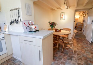 3 ROSE COTTAGES, romantic, character holiday cottage in Polperro