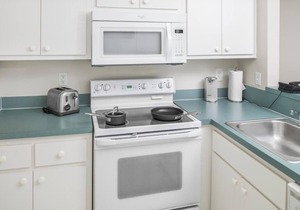 3 Spacious Units w/Kitchen, Near Eco Discovery Park, Golf, Pool