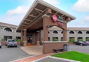 3-Star Hotel ∙ Best Western Plus Brookside Inn