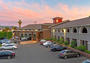 3-Star Hotel ∙ Best Western Plus Brookside Inn