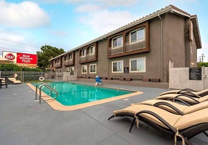 3-Star Hotel ∙ Best Western Plus Brookside Inn