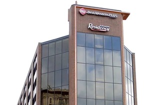 3-Star Hotel ∙ Best Western Plus Executive Residency Waterloo & Cedar Falls