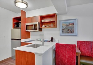 3-Star Hotel ∙ Best Western Plus Navigator Inn & Suites
