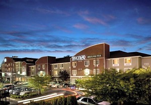 3-Star Hotel ∙ Best Western Plus Navigator Inn & Suites