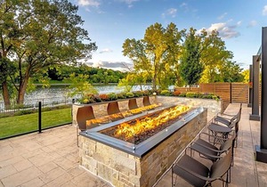3-Star Hotel ∙ Courtyard by Marriott Appleton Riverfront