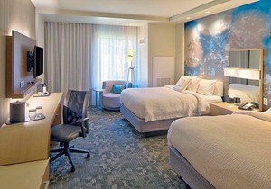 3-Star Hotel ∙ Courtyard by Marriott Appleton Riverfront