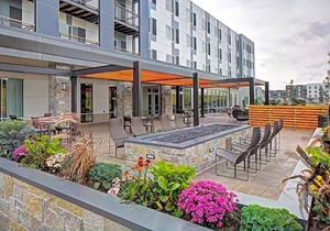 3-Star Hotel ∙ Courtyard by Marriott Appleton Riverfront