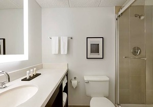 3-Star Hotel ∙ Embassy Suites Boca Raton