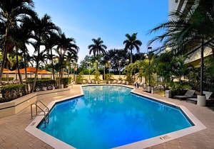 3-Star Hotel ∙ Embassy Suites Boca Raton