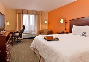 3-Star Hotel ∙ Hampton Inn & Suites Denver Littleton
