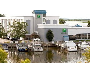 3-Star Hotel ∙ Holiday Inn Grand Haven-Spring Lake, an IHG Hotel