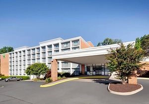3-Star Hotel ∙ Holiday Inn University Area Charlottesville, an IHG Hotel