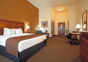 3-Star Hotel ∙ Holiday Inn Express & Suites Trinidad, an IHG Hotel