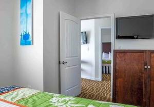 3-Star Hotel ∙ Island Inn & Suites, Ascend Hotel Collection