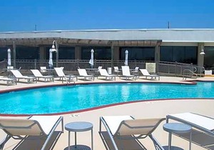 3-Star Hotel ∙ DoubleTree by Hilton Atlantic Beach Oceanfront