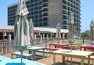 3-Star Hotel ∙ DoubleTree by Hilton Atlantic Beach Oceanfront