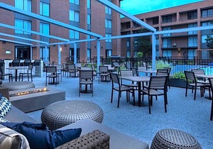 3-Star Hotel ∙ DoubleTree by Hilton Hotel Syracuse