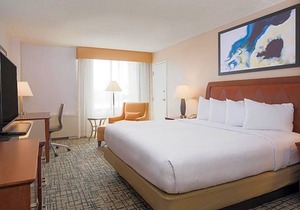 3-Star Hotel ∙ DoubleTree by Hilton Hotel Syracuse
